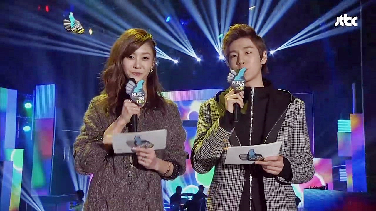 뮤직 온 탑 포스터